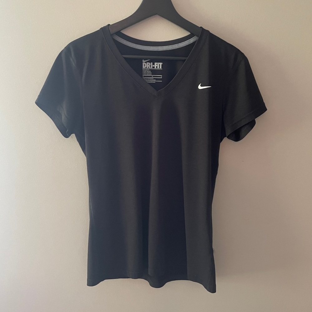 Nike Women’s short sleeve black medium